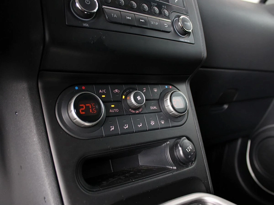 Nissan Qashqai, 2013г., передний привод, вариатор