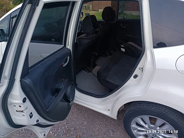 Honda Fit, 2012г, передний привод, вариатор