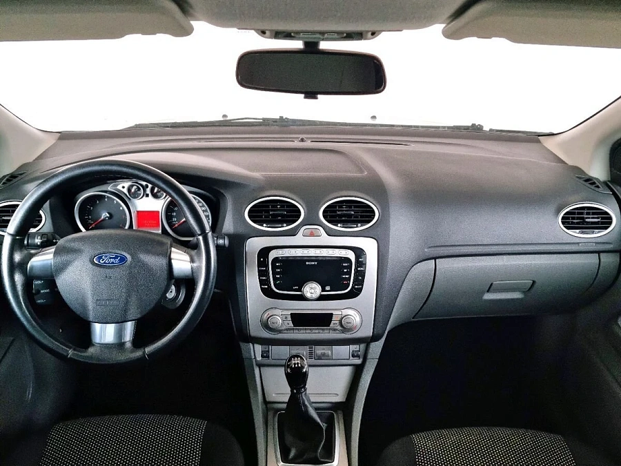 Ford Focus, 2010г., передний привод, механика