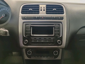 Volkswagen Polo, 2015г., передний привод, автомат