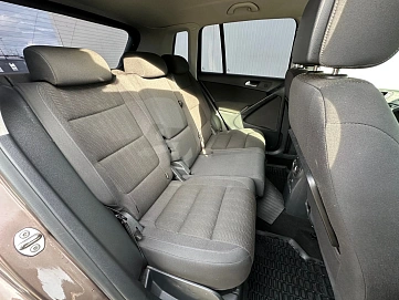 Volkswagen Tiguan, 2015г., полный привод, автомат