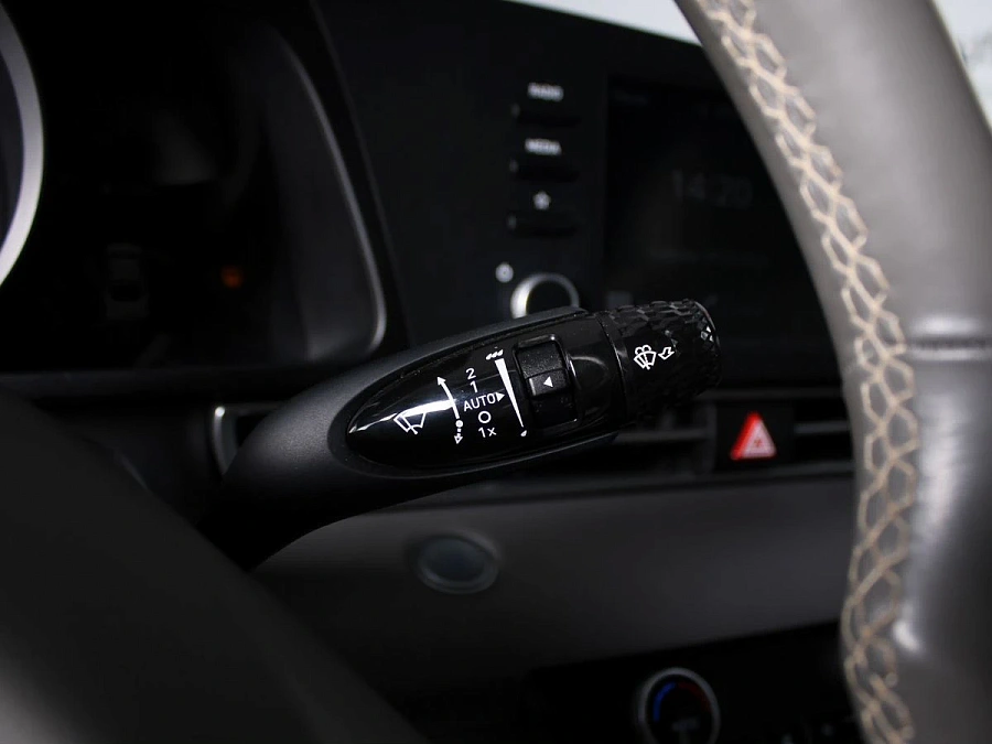 Hyundai Elantra, 2021г., передний привод, автомат