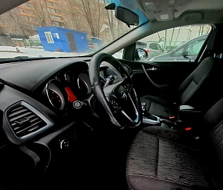 Opel Astra, 2014г, передний привод, автомат