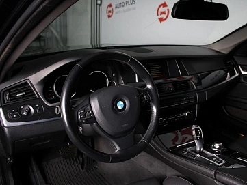 BMW 5 серии, 2015г., задний привод, автомат