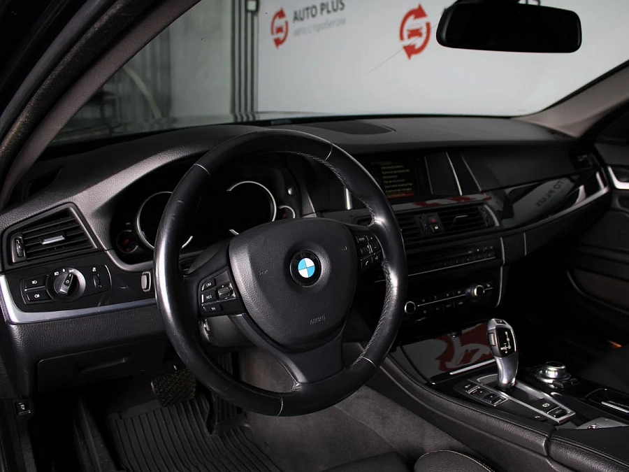 BMW 5 серии, 2015г., задний привод, автомат