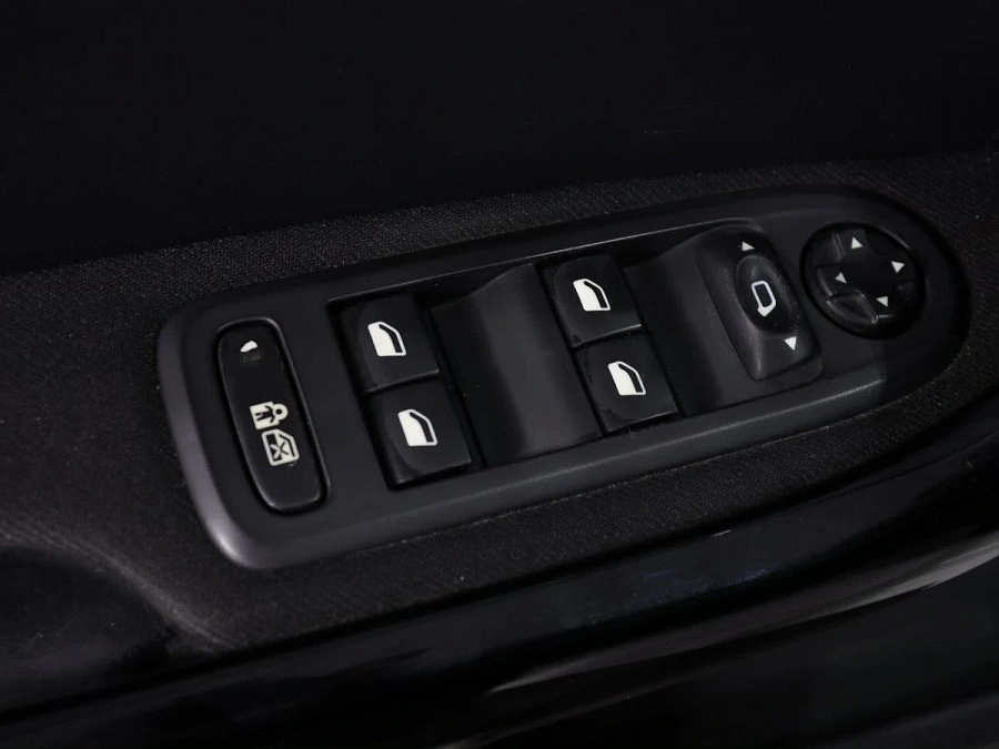 Peugeot 308, 2011г., передний привод, механика