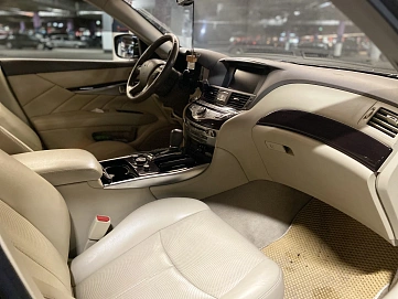Infiniti M, 2012г, полный привод, автомат