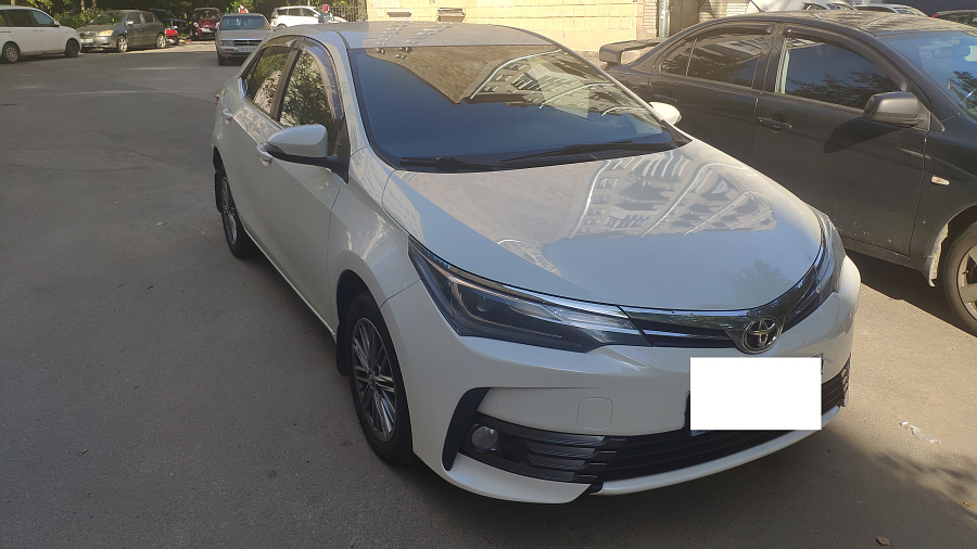 Toyota Corolla, 2018г., передний привод, вариатор
