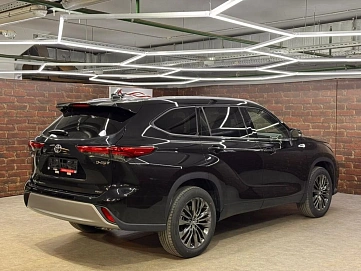 Toyota Highlander, 2025г, полный привод, автомат