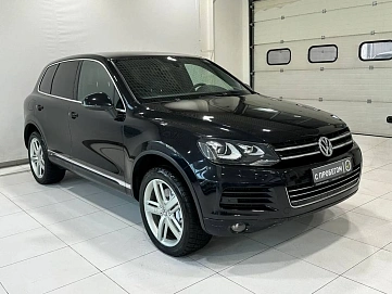 Volkswagen Touareg, 2011г, полный привод, автомат
