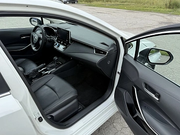 Toyota Corolla, 2021г, передний привод, вариатор