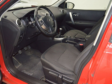 Nissan Qashqai, 2008г, передний привод, механика