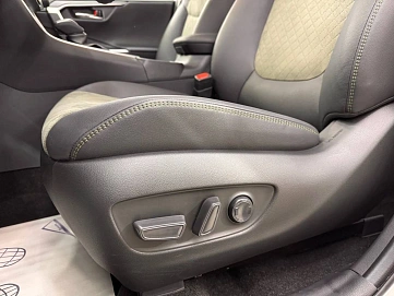 Toyota RAV4, 2025г, полный привод, вариатор