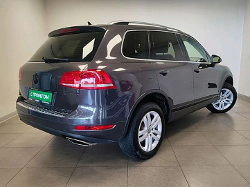 Volkswagen Touareg, 2010г, передний привод, автомат