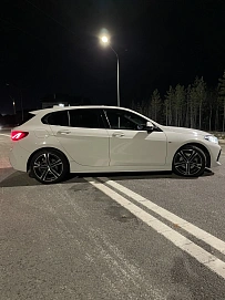 BMW 1 серии, 2020г, передний привод, робот