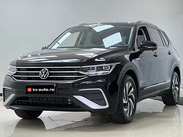 Volkswagen Tiguan, 2022г, передний привод, робот