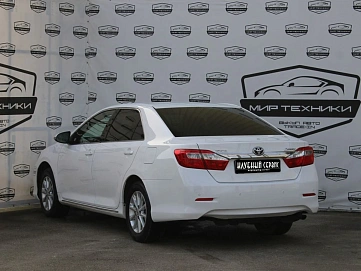 Toyota Camry, 2013г, передний привод, автомат