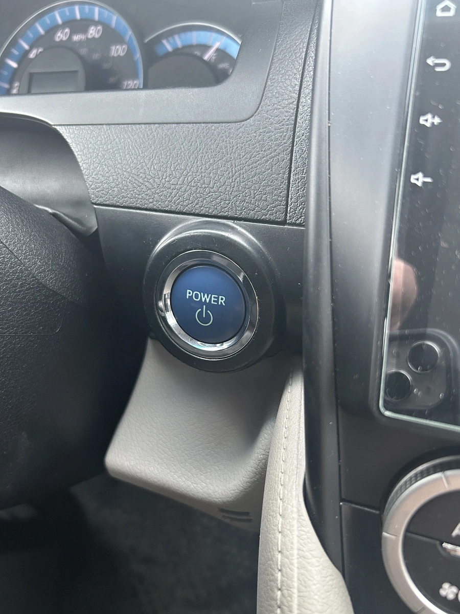 Toyota Camry, 2012г., передний привод, вариатор