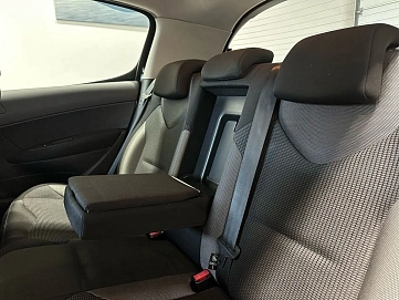 Peugeot 308, 2011г, передний привод, автомат