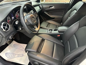 Mercedes-Benz , 2019г., полный привод, робот