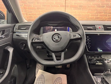 Skoda Superb, 2025г, передний привод, робот