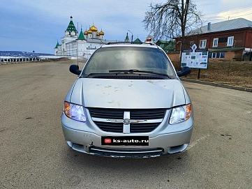 Chrysler Voyager, 2001г, передний привод, автомат