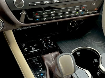 Lexus RX, 2017г, полный привод, автомат