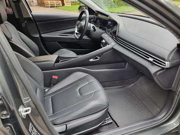 Hyundai Elantra, 2023г, передний привод, вариатор