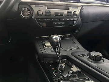 Lexus ES, 2015г., передний привод, автомат