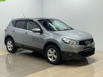 Nissan Qashqai, 2010г, передний привод, механика
