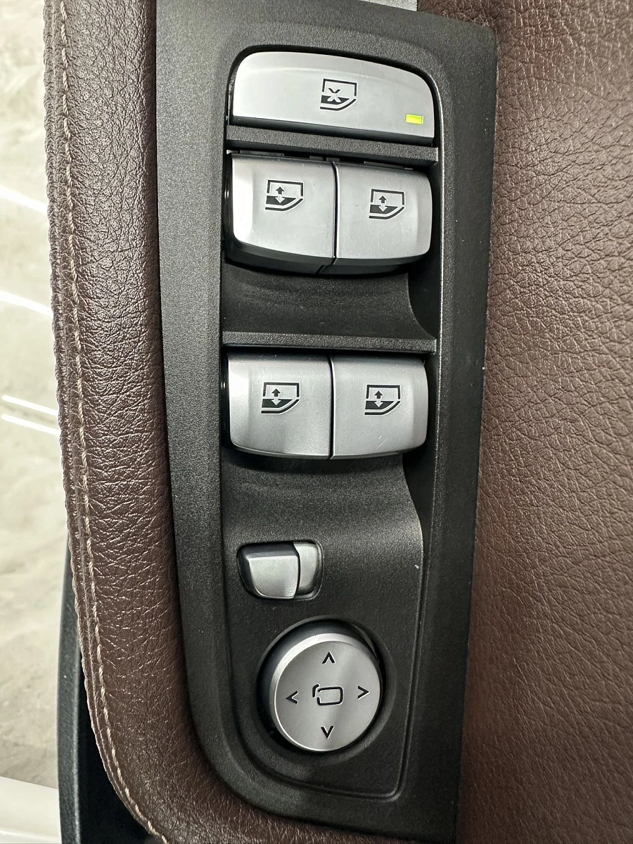 BMW 1 серии, 2021г., передний привод, робот