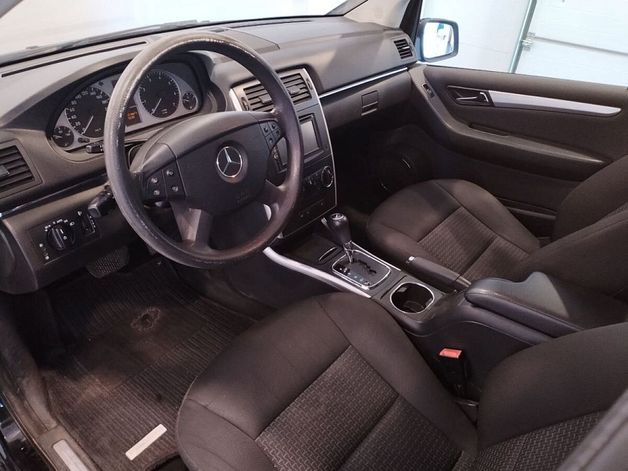 Mercedes-Benz , 2011г., передний привод, автомат
