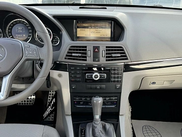 Mercedes-Benz E-Класс, 2011г, задний привод, автомат