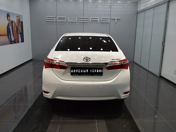 Toyota Corolla, 2013г, передний привод, вариатор