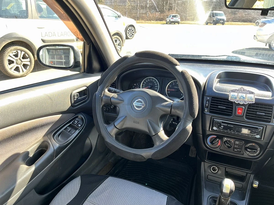Nissan Almera, 2004г., передний привод, механика