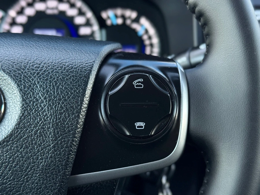Toyota Camry, 2013г., передний привод, автомат