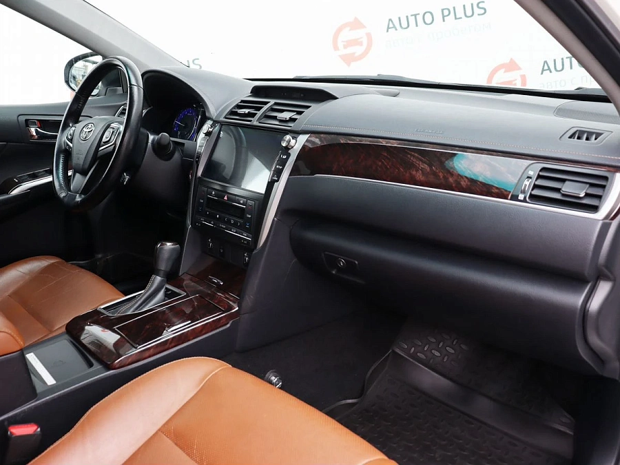 Toyota Camry, 2016г., передний привод, автомат