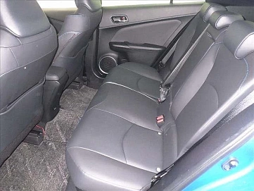 Toyota Prius, 2022г, передний привод, автомат