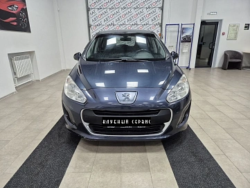 Peugeot 308, 2011г, передний привод, механика