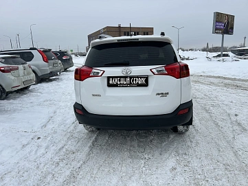 Toyota RAV4, 2015г, полный привод, вариатор