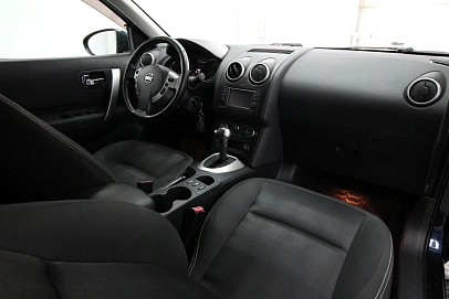 Nissan Qashqai, 2012г, передний привод, вариатор