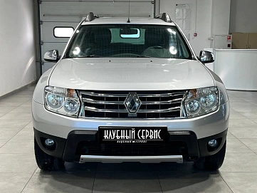 Renault Duster, 2013г, передний привод, автомат