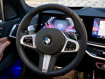 BMW X7, 2025г, полный привод, автомат