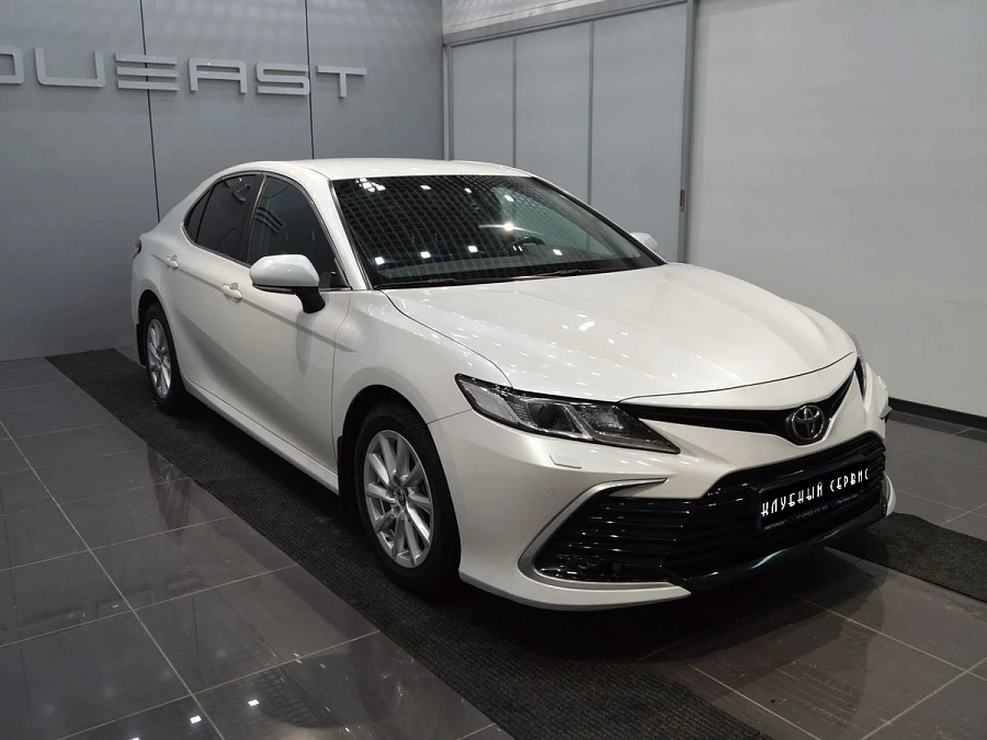 Toyota Camry, 2021г., передний привод, автомат