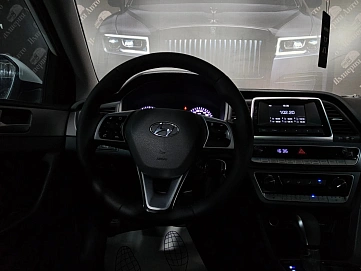 Hyundai Sonata, 2018г, передний привод, автомат