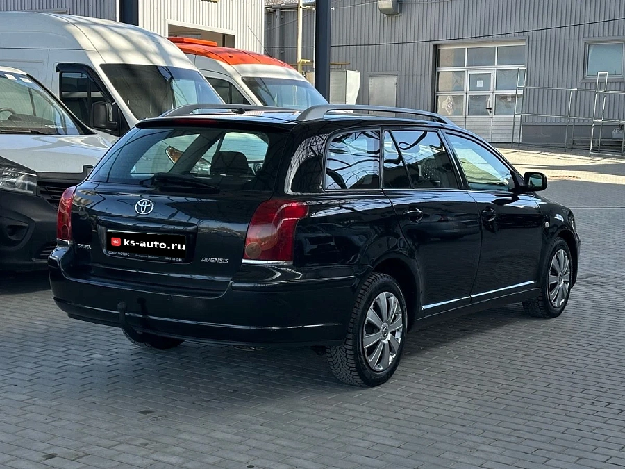Toyota Avensis, 2003г., передний привод, автомат