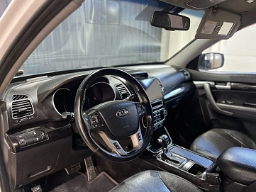 Kia Sorento, 2015г, полный привод, автомат