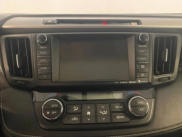 Toyota RAV4, 2016г, передний привод, автомат