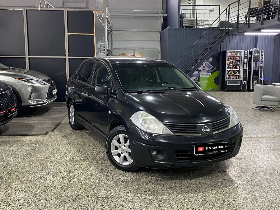 Nissan Tiida, 2008г., передний привод, механика