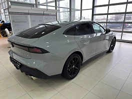 Changan UNI-V, 2023г, передний привод, робот